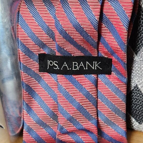 Jos A Bank $75 Red Black Stripe Silk Tie USA Made Executive Americana - Picture 5 of 9